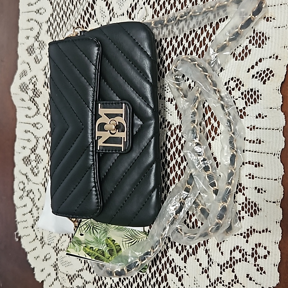 BADGLEY MISCHKA  mini crossbody,nwt, 6 in x 4in